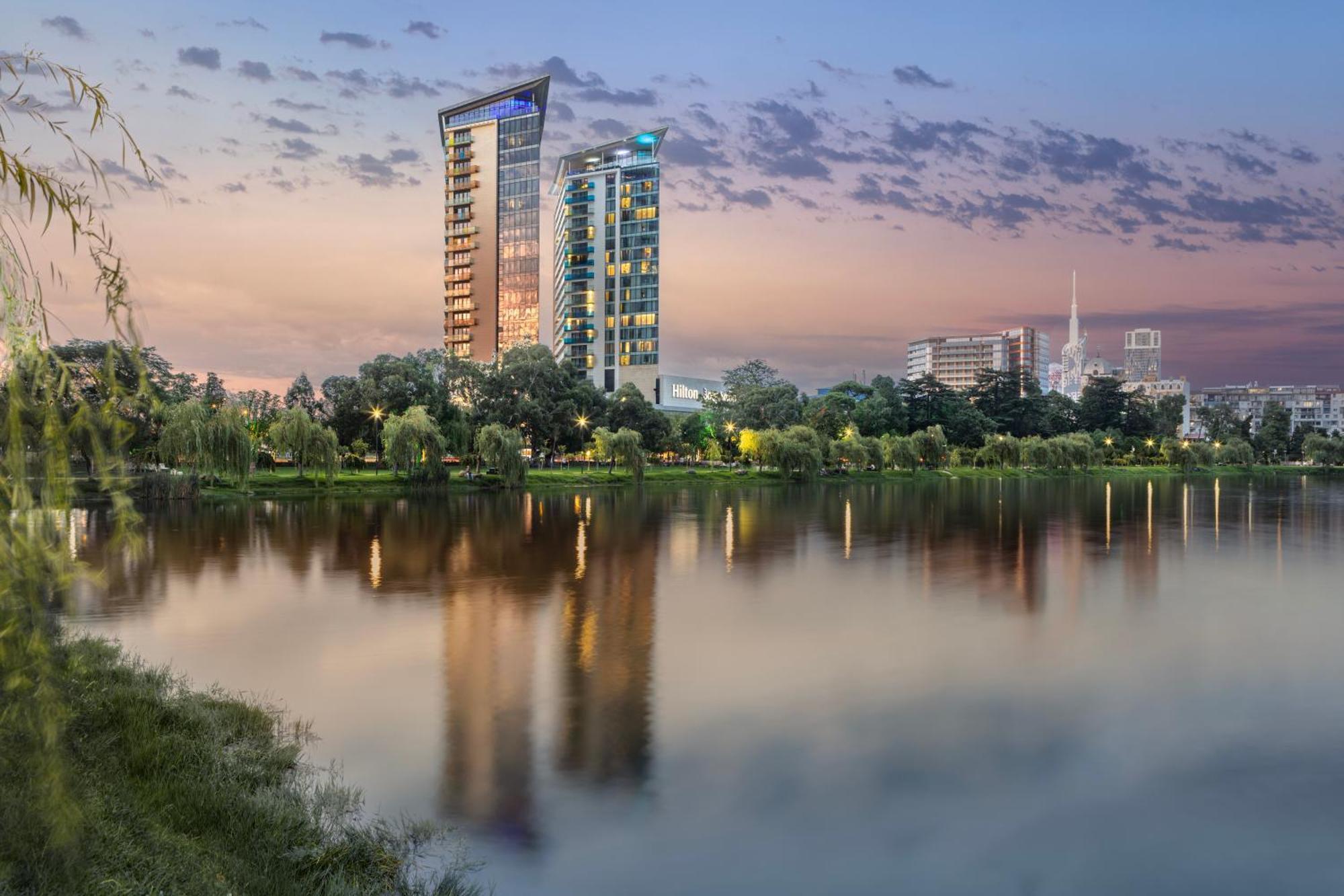 Bellevue Residence Suites Batumi Bagian luar foto